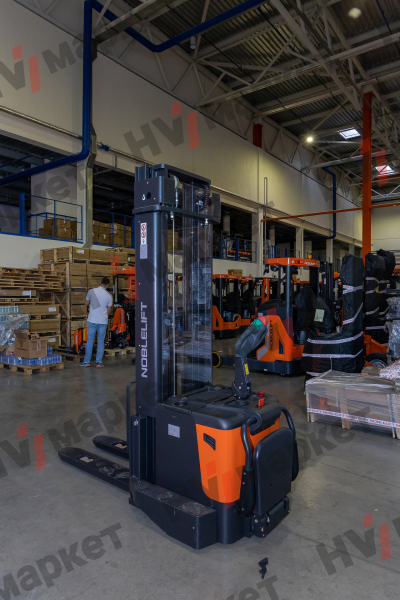Самоходный штабелер PS15 Triplex mast (FFL, В-4600мм) HV Market