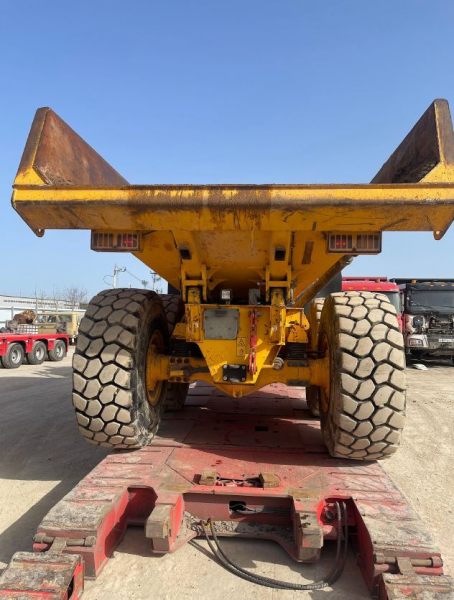 ЗЕМЛЕВОЗ С ШАРНИРНО-СОЧЛЕНЕННОЙ РАМОЙ VOLVO A30F HV Market