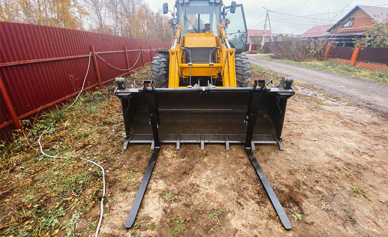 Вилы откидные паллетные Impulse PF2000 на ковш Redstar T17,5/24 HV Market