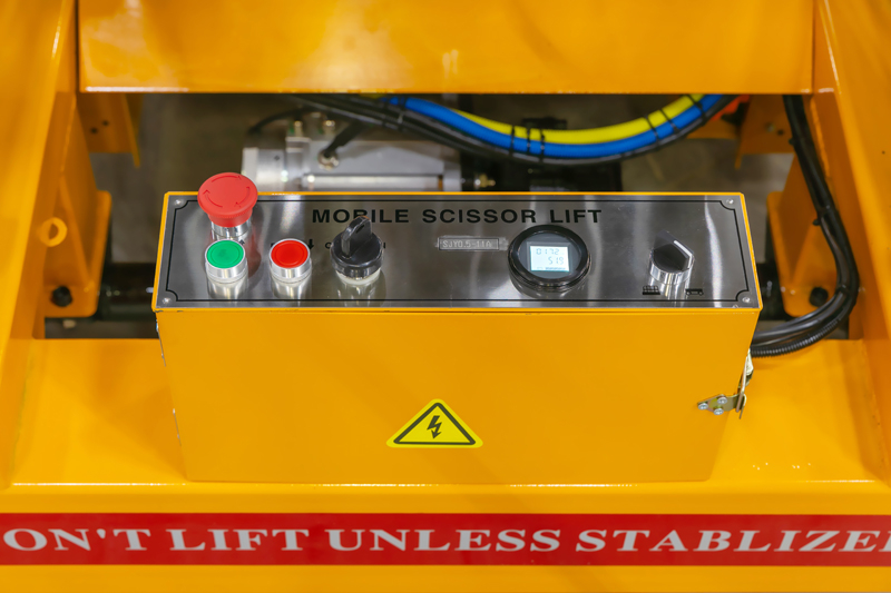 Подъемник ножничный самоходный SJY-0.5-11A (500 кг; 11 м) SMARTLIFT HV Market