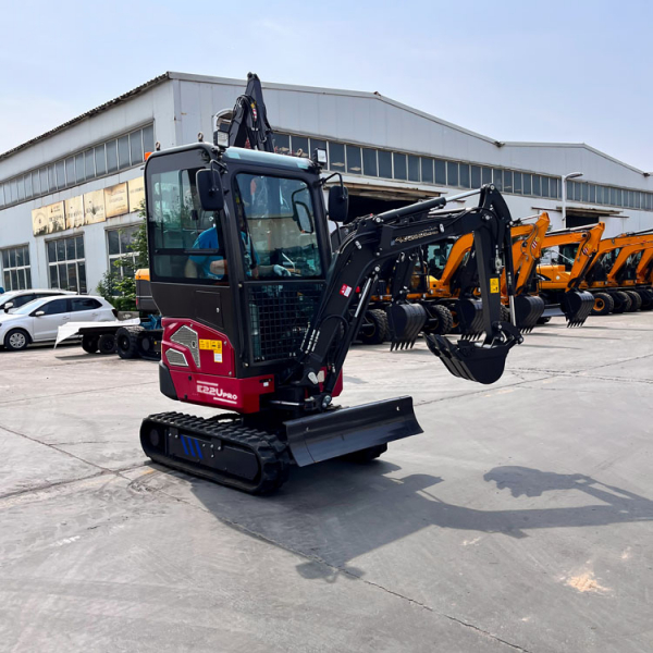 Мини-экскаватор QUADTRAC E22U PRO (2.2т, кабина, A/C, квикаплер, бур, 3 ковша)