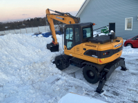 Мини-экскаватор QUADTRAC E130WH (12т, кабина, квикаплер, Желтый 2023 год) HV Market