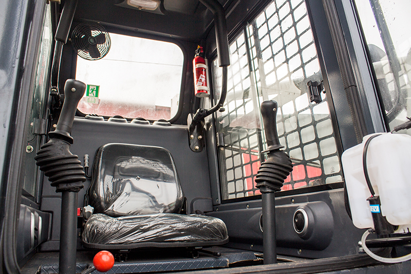 Мини-погрузчик QUADTRAC SSL85 (850 кг 2023 год) HV Market