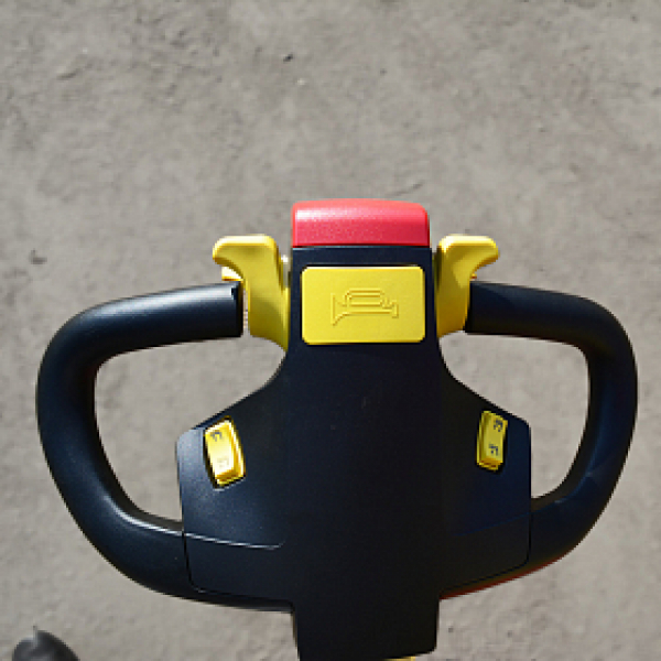 OXLIFT QZ-050-110 самоходный (поводковый) подъемник ножничного типа с питанием от акб 11000 мм 500 кг HV Market